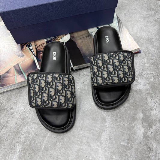 Dior sliders
